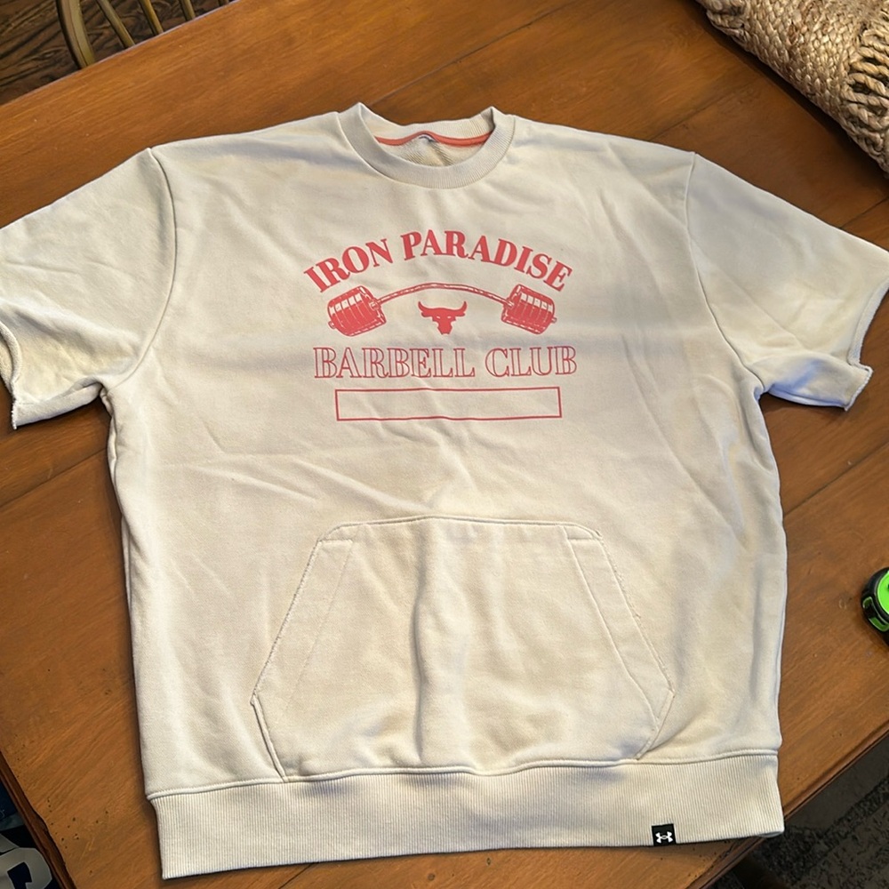 Project Rock Iron Paradise short sleeves crew neck sweatshirt